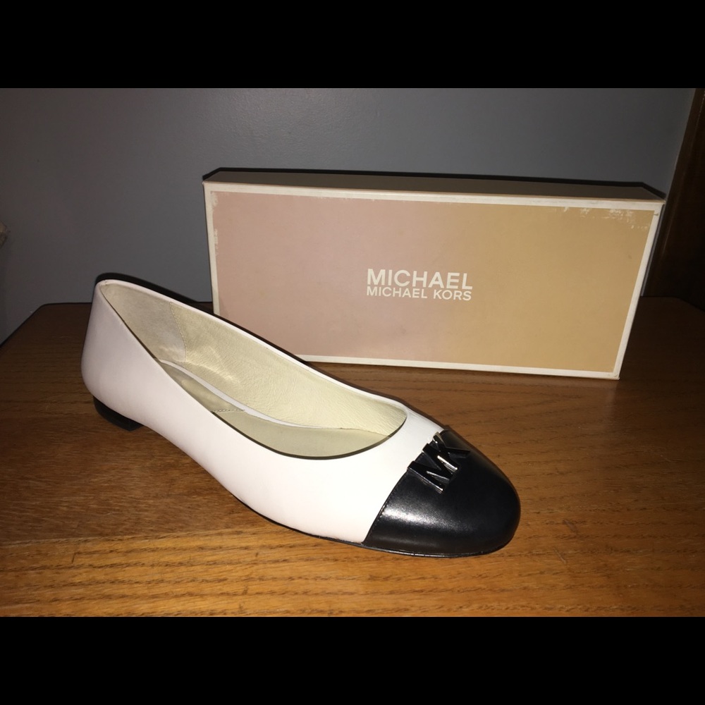 BRAND NEW Michael Kors Flats